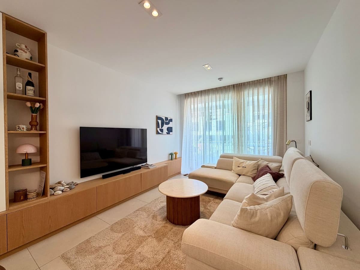 Middle Floor Apartment in Elviria — photo 3 of 10