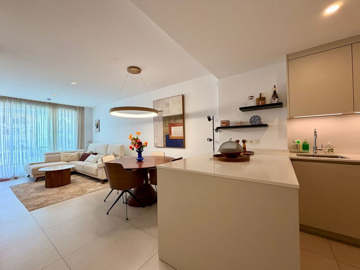 Middle Floor Apartment in Elviria — photo 7 of 10