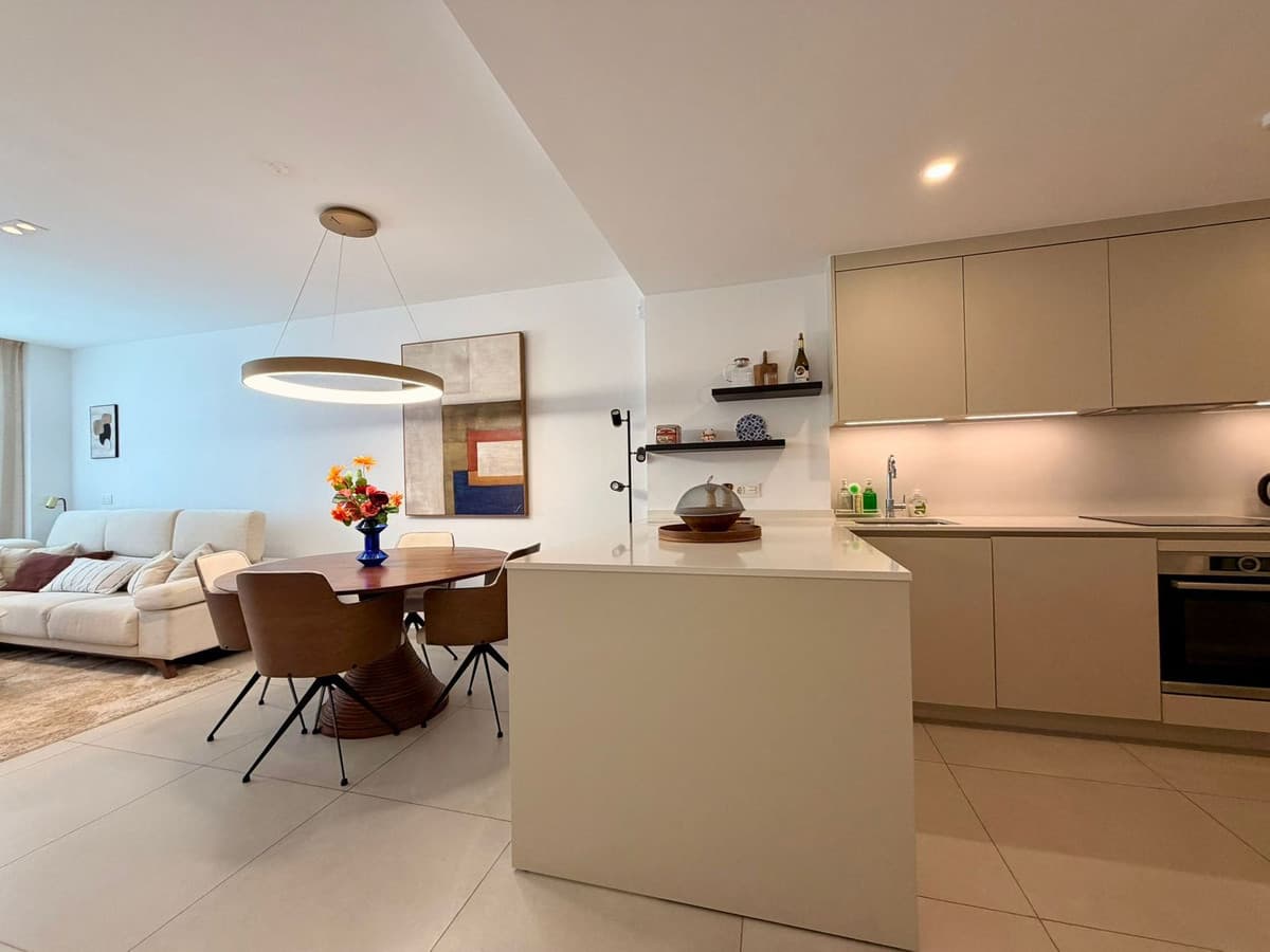 Middle Floor Apartment in Elviria — photo 8 of 10