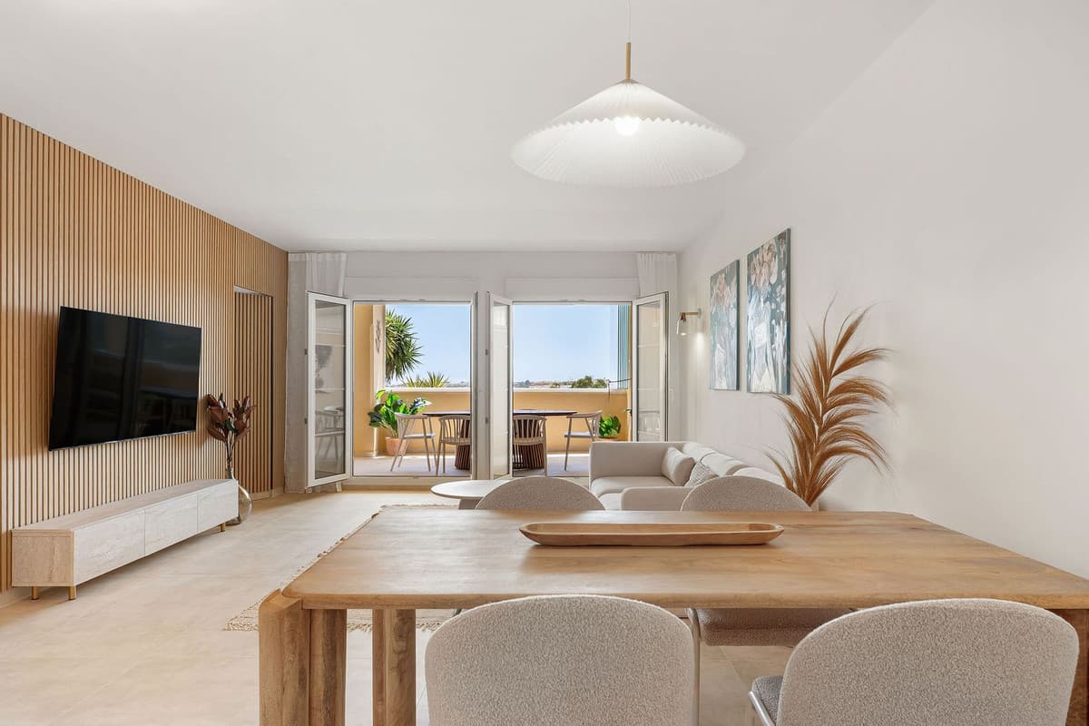 Middle Floor Apartment in Nueva Andalucía — photo 2 of 10