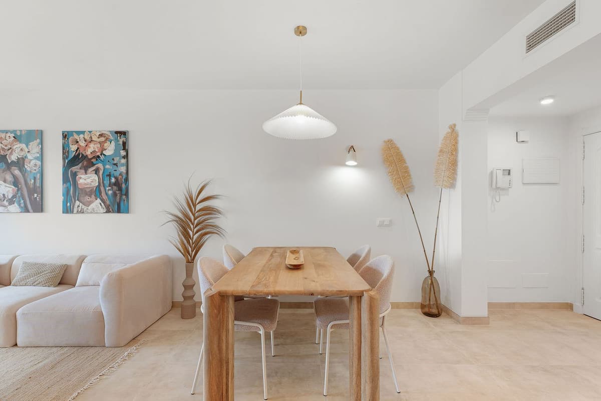 Middle Floor Apartment in Nueva Andalucía — photo 5 of 10