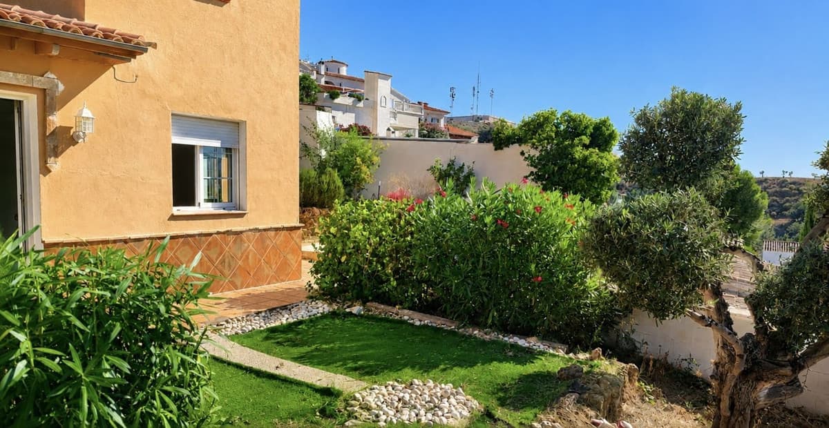Detached Villa in Coín — photo 2 of 10