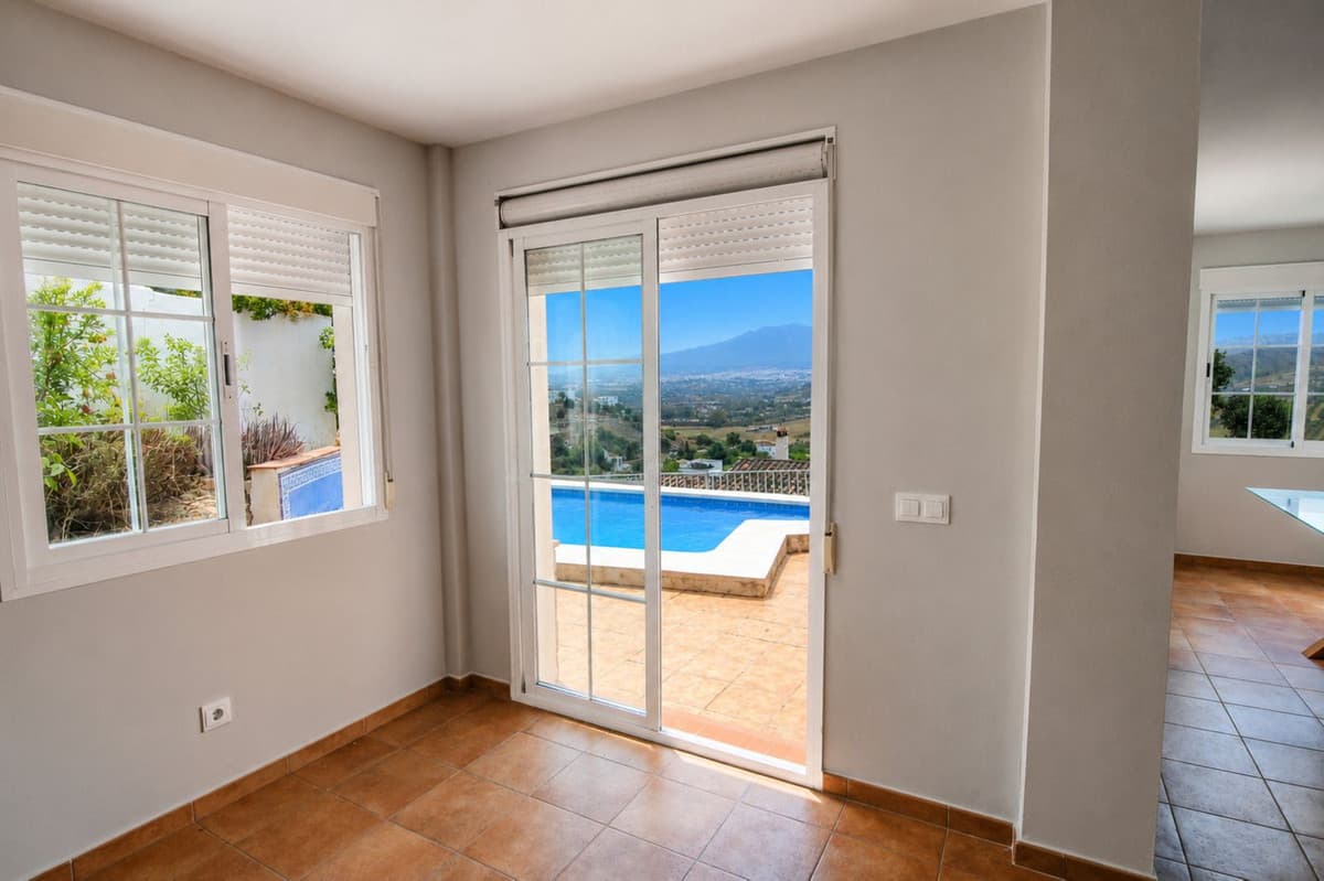 Detached Villa in Coín — photo 9 of 10