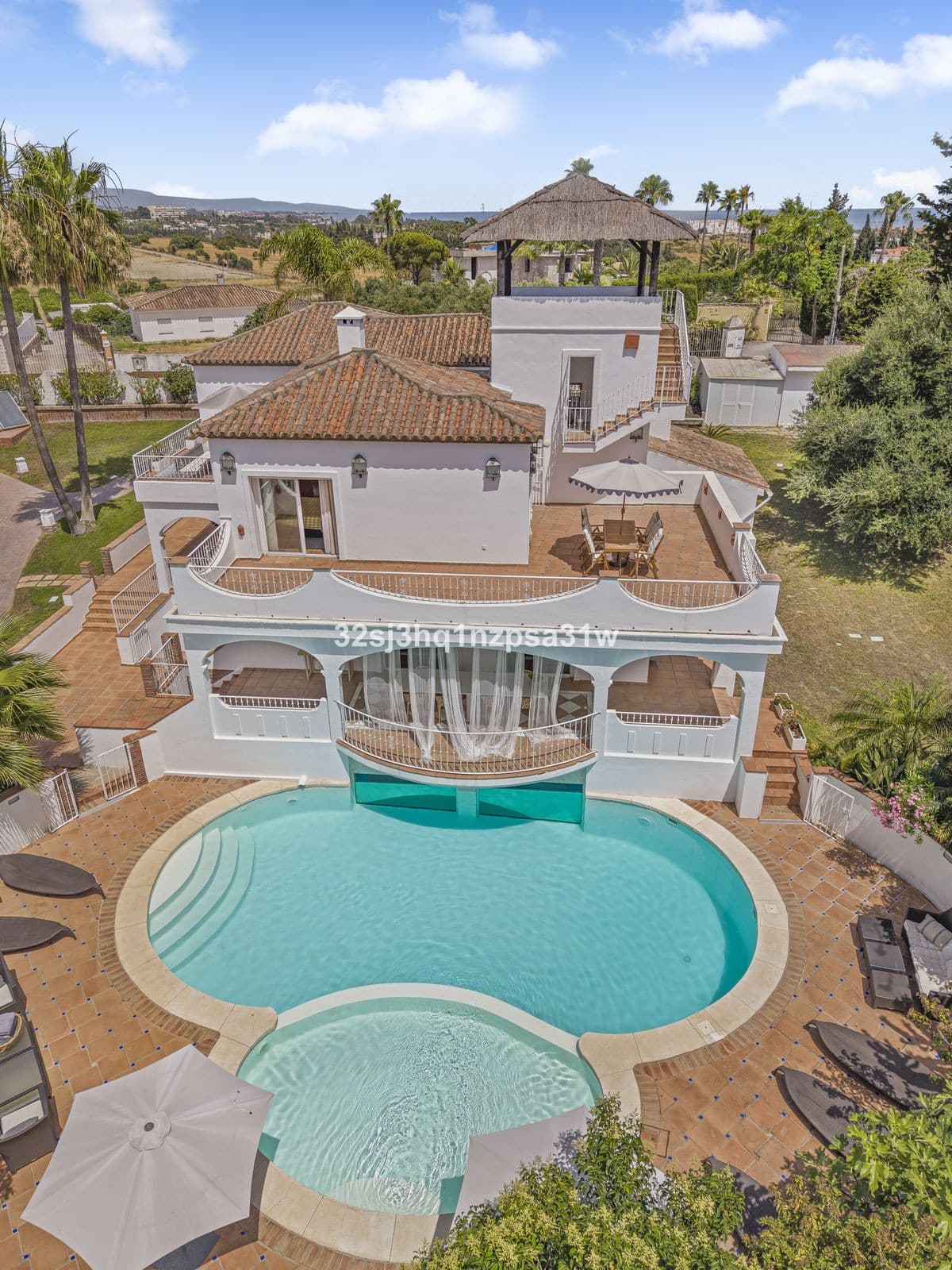 Detached Villa in Estepona — photo 3 of 10