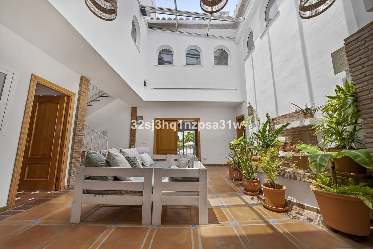 Detached Villa in Estepona — photo 5 of 10