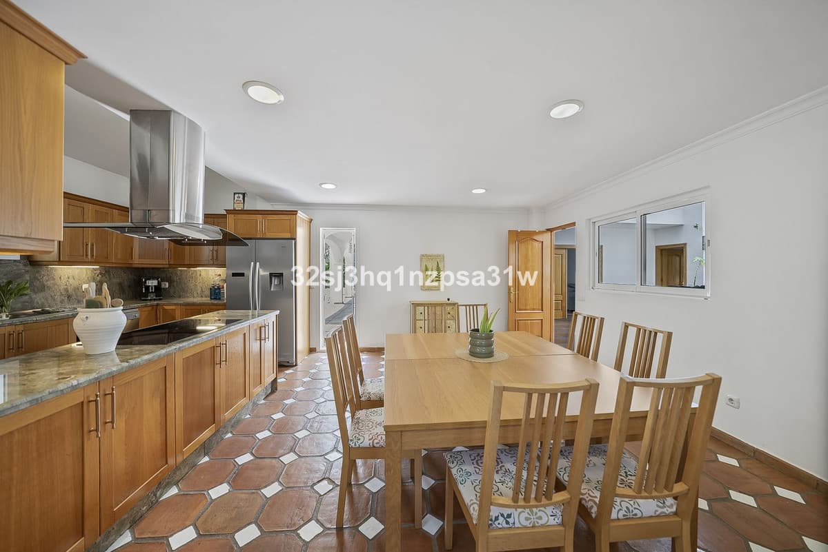 Detached Villa in Estepona — photo 7 of 10
