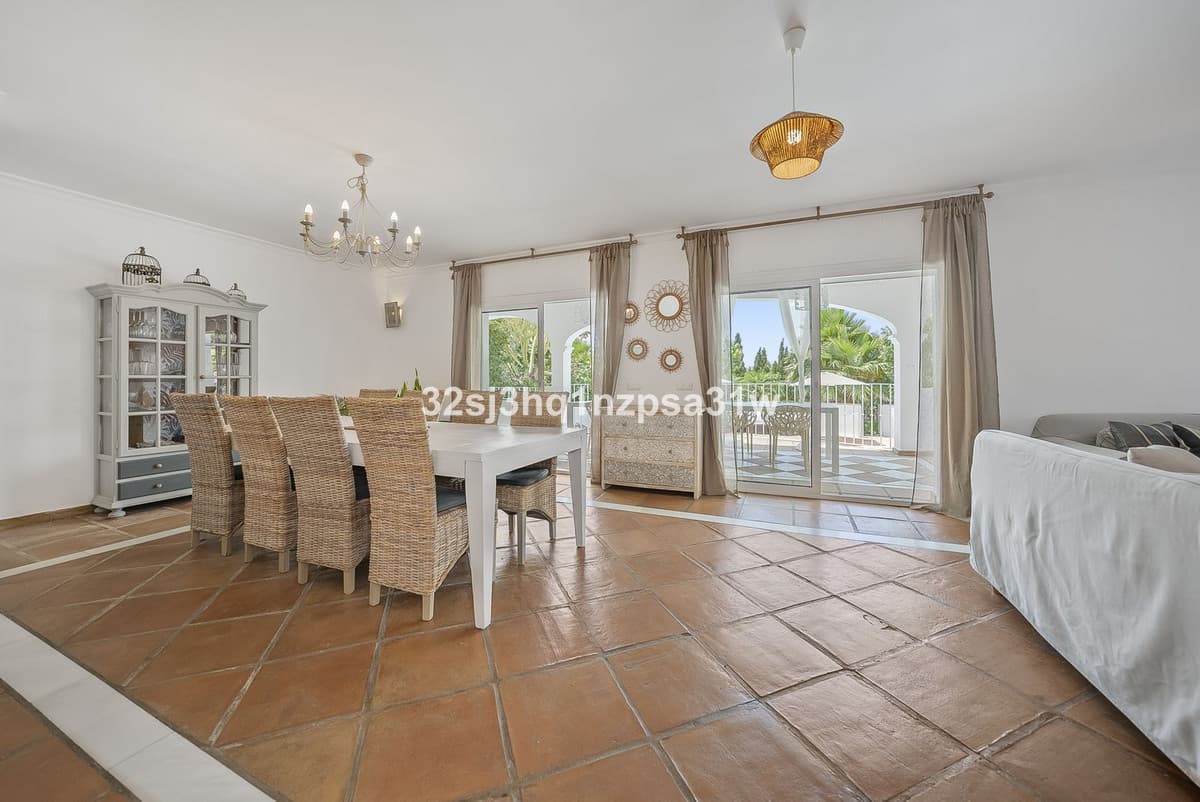 Detached Villa in Estepona — photo 8 of 10