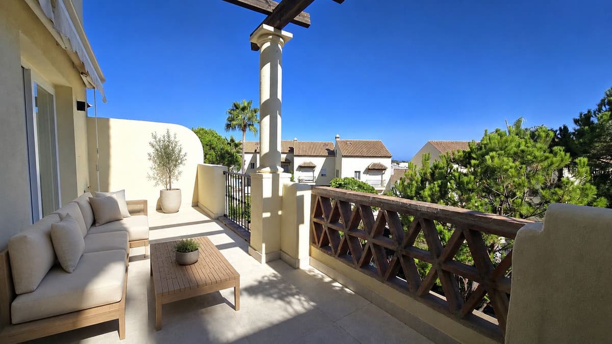 Penthouse Duplex in Nueva Andalucía — photo 4 of 10