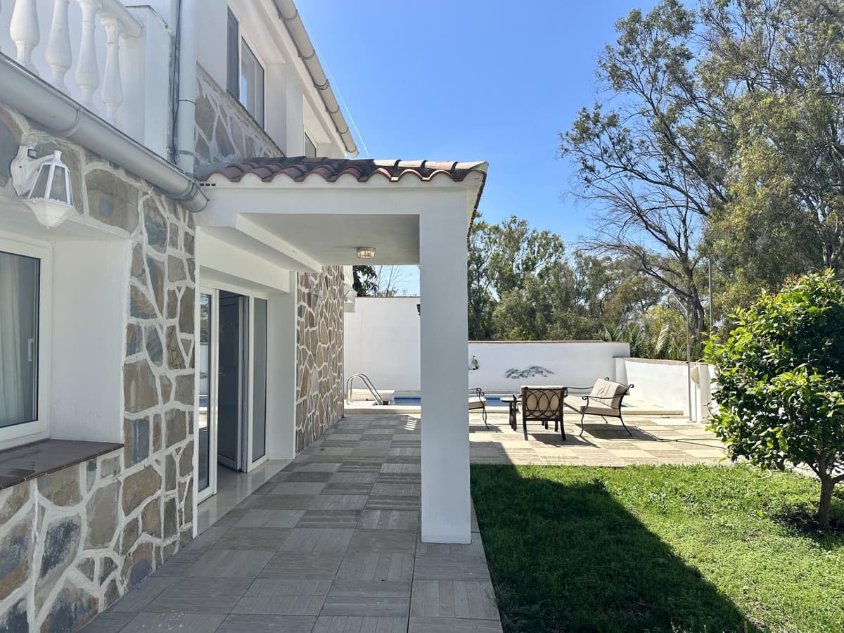 Detached Villa in El Rosario — photo 2 of 10