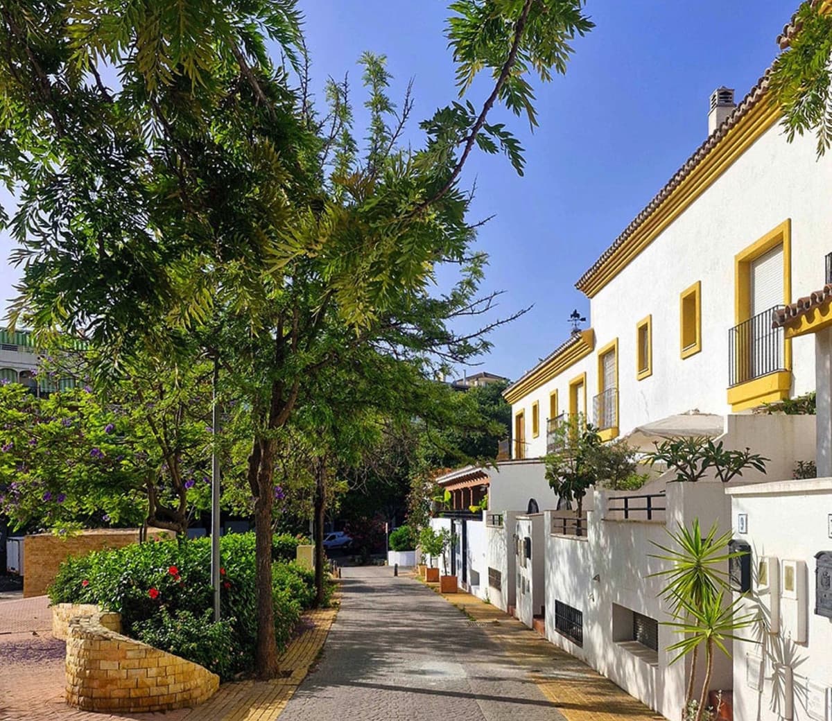 Townhouse in Estepona — photo 1 of 10