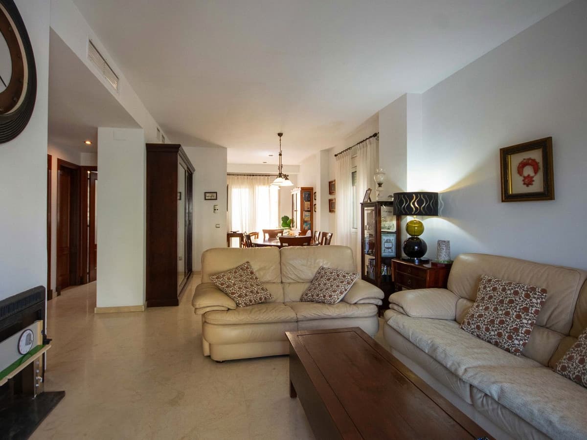 Townhouse in Estepona — photo 2 of 10