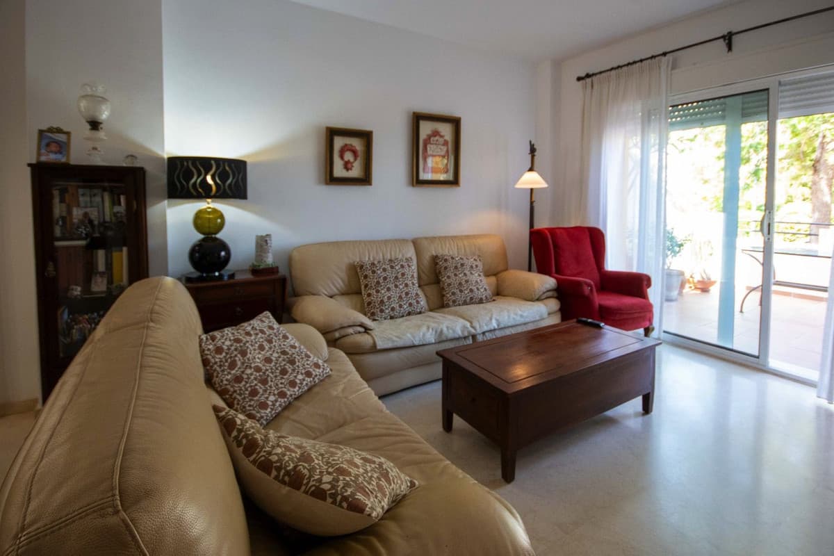 Townhouse in Estepona — photo 5 of 10