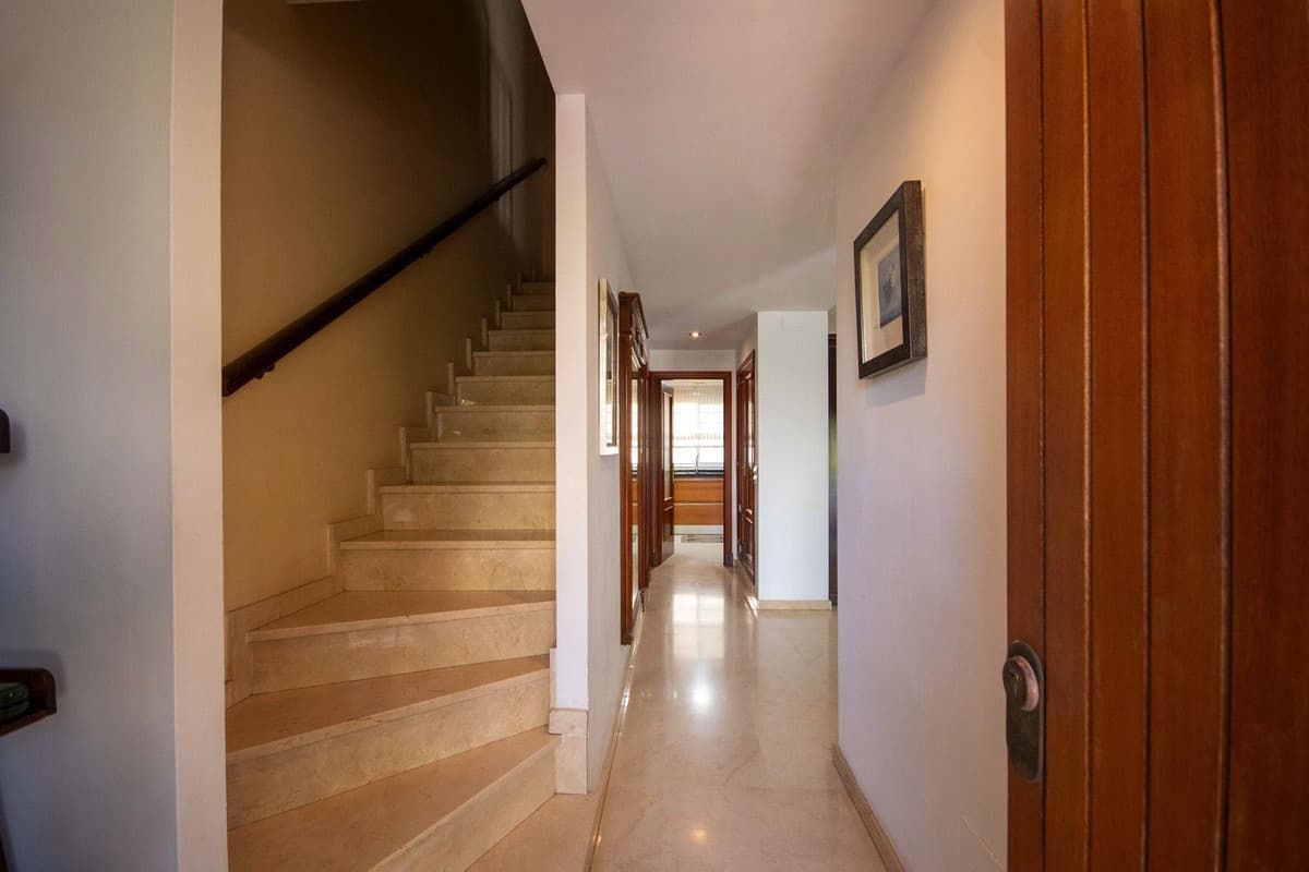 Townhouse in Estepona — photo 9 of 10