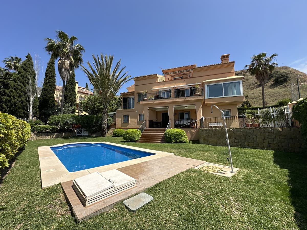 Detached Villa in Málaga Este — photo 1 of 10
