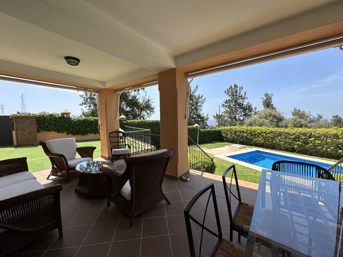 Detached Villa in Málaga Este — photo 3 of 10