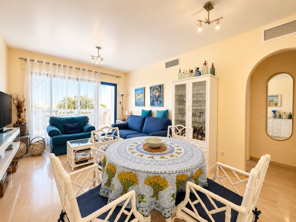 Middle Floor Apartment in Manilva — photo 2 of 10
