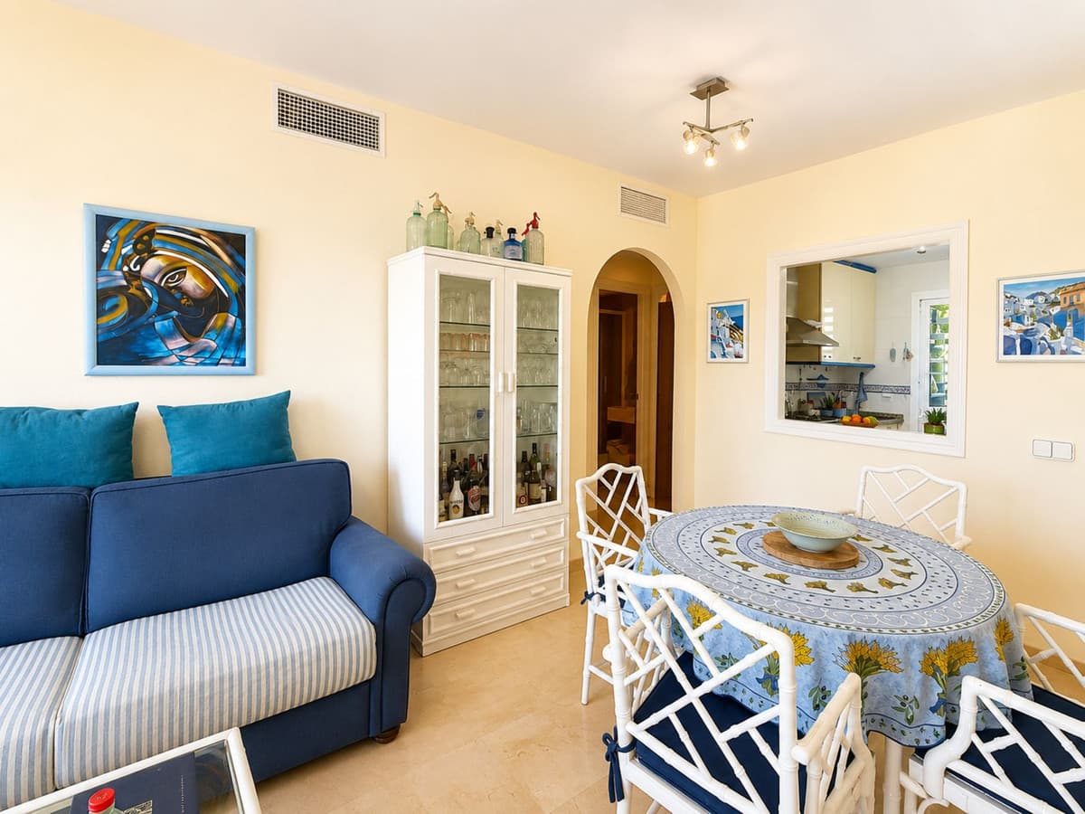 Middle Floor Apartment in Manilva — photo 9 of 10