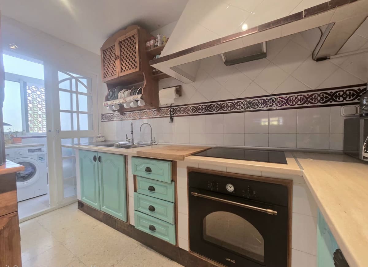 Middle Floor Apartment in Torremolinos — photo 7 of 10