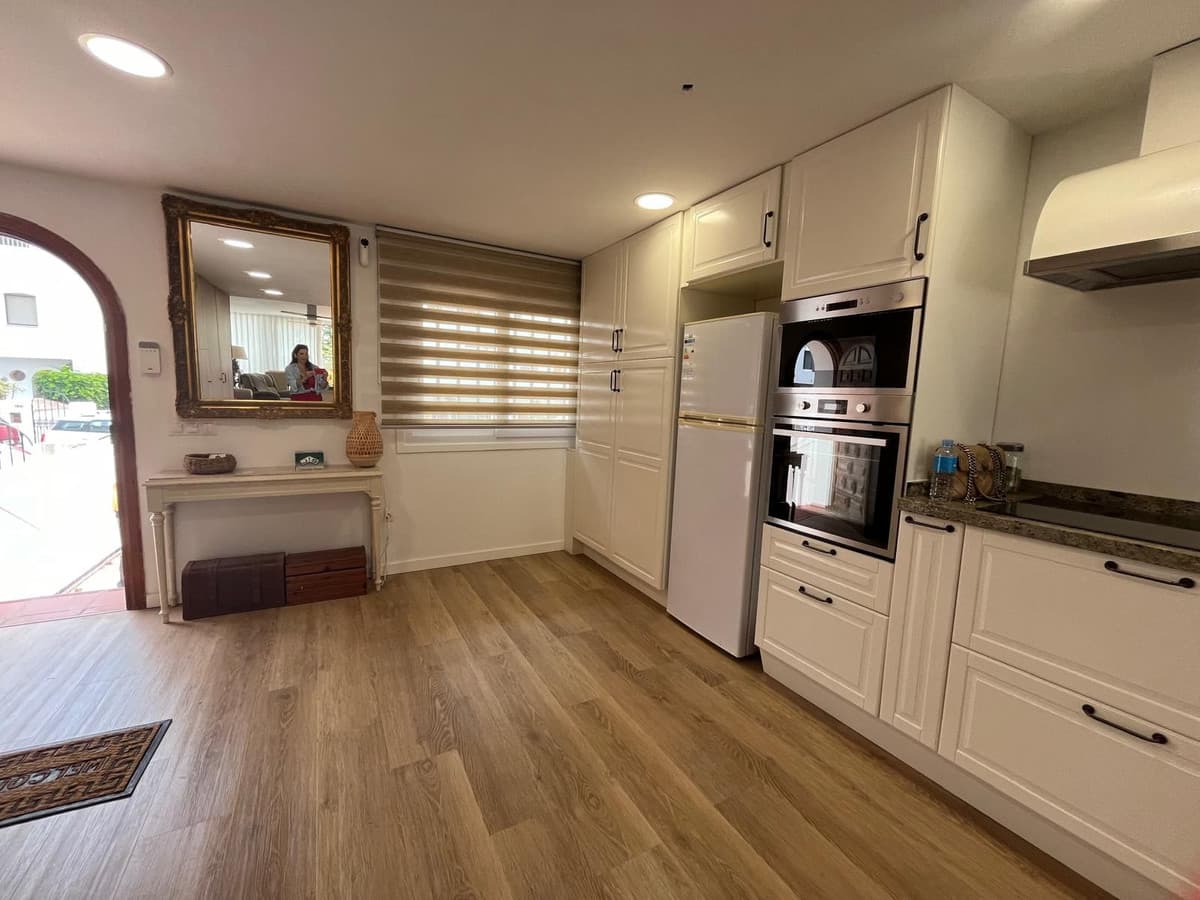 Ground Floor Apartment in Estepona — photo 5 of 10