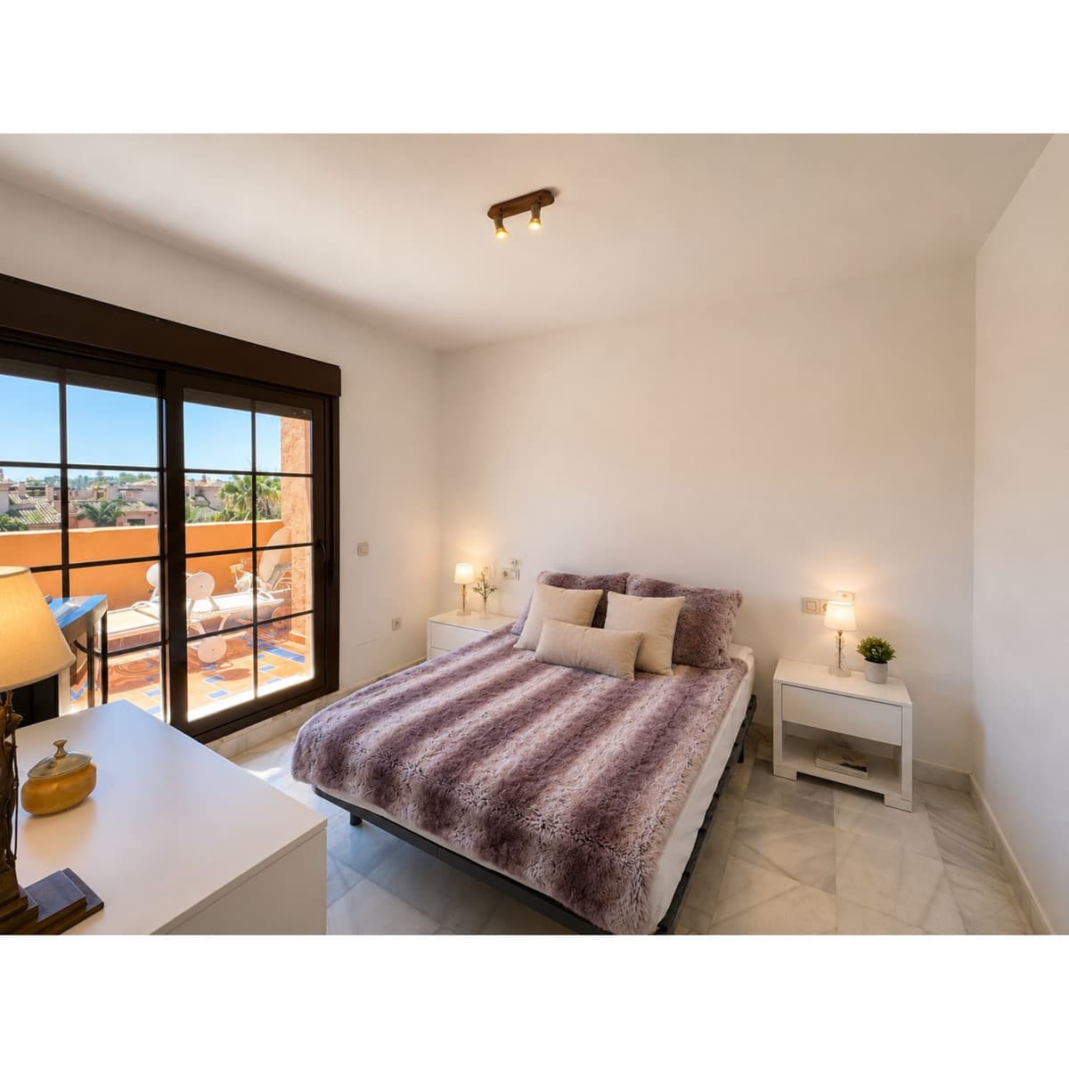 Penthouse Duplex in Estepona — photo 9 of 10