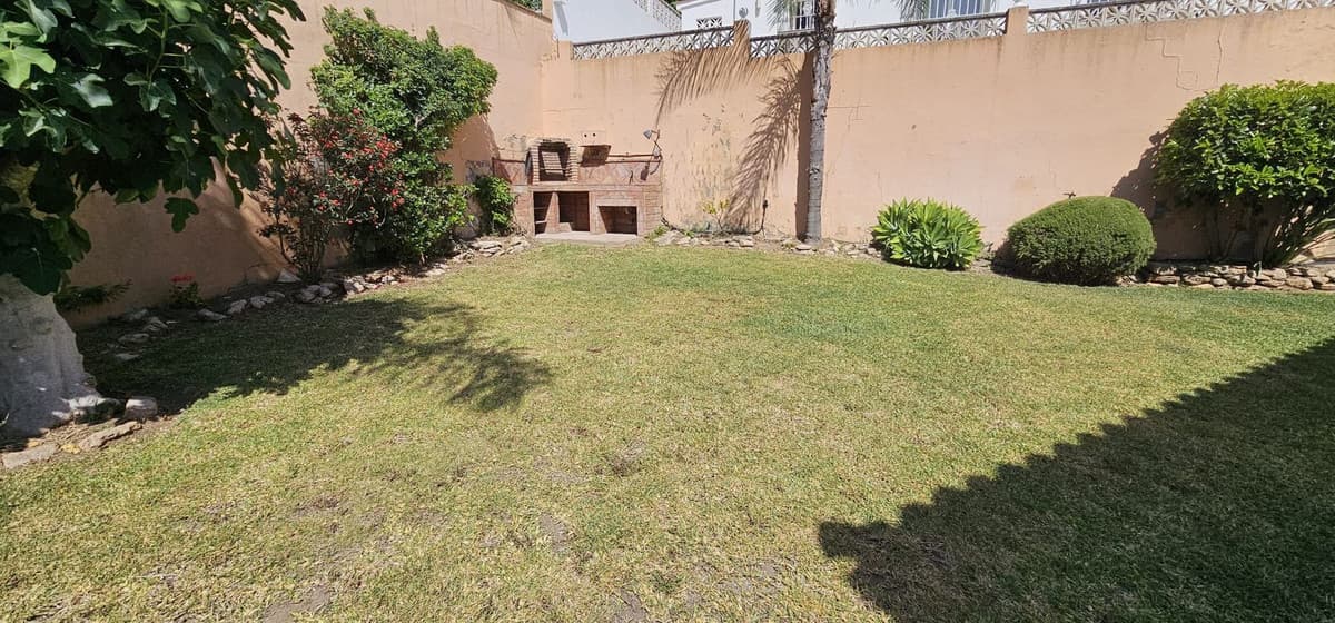 Detached Villa in El Rosario — photo 2 of 10