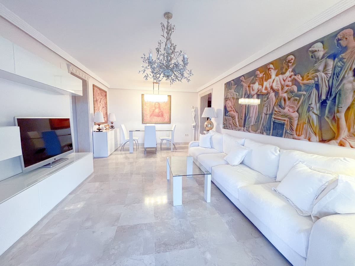 Middle Floor Apartment in San Pedro de Alcántara — photo 8 of 10
