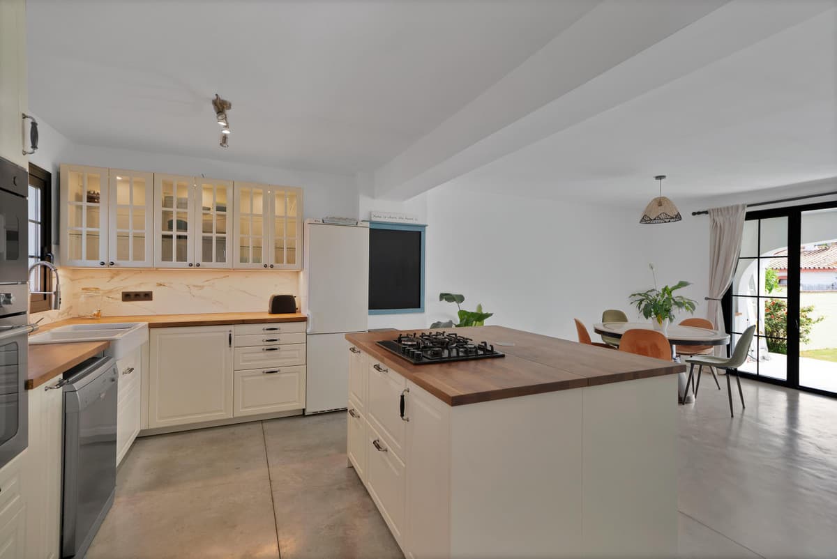 Townhouse in Estepona — photo 3 of 10