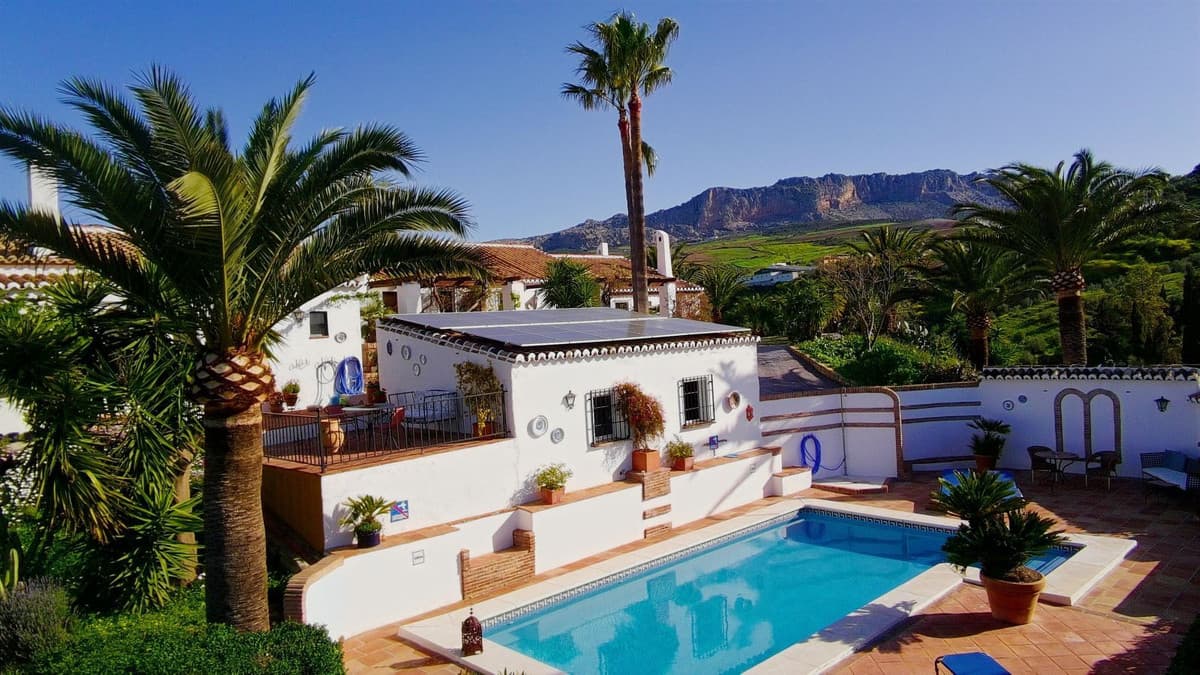 Cortijo in Villanueva De La Concepcion — photo 1 of 10