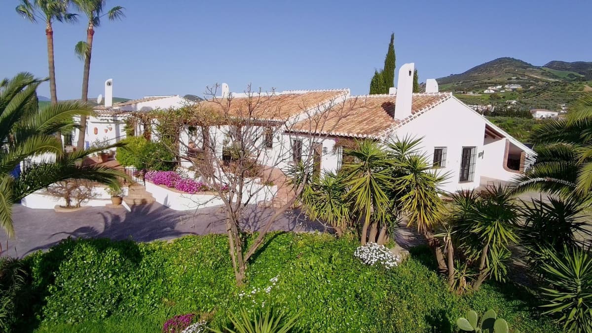 Cortijo in Villanueva De La Concepcion — photo 2 of 10