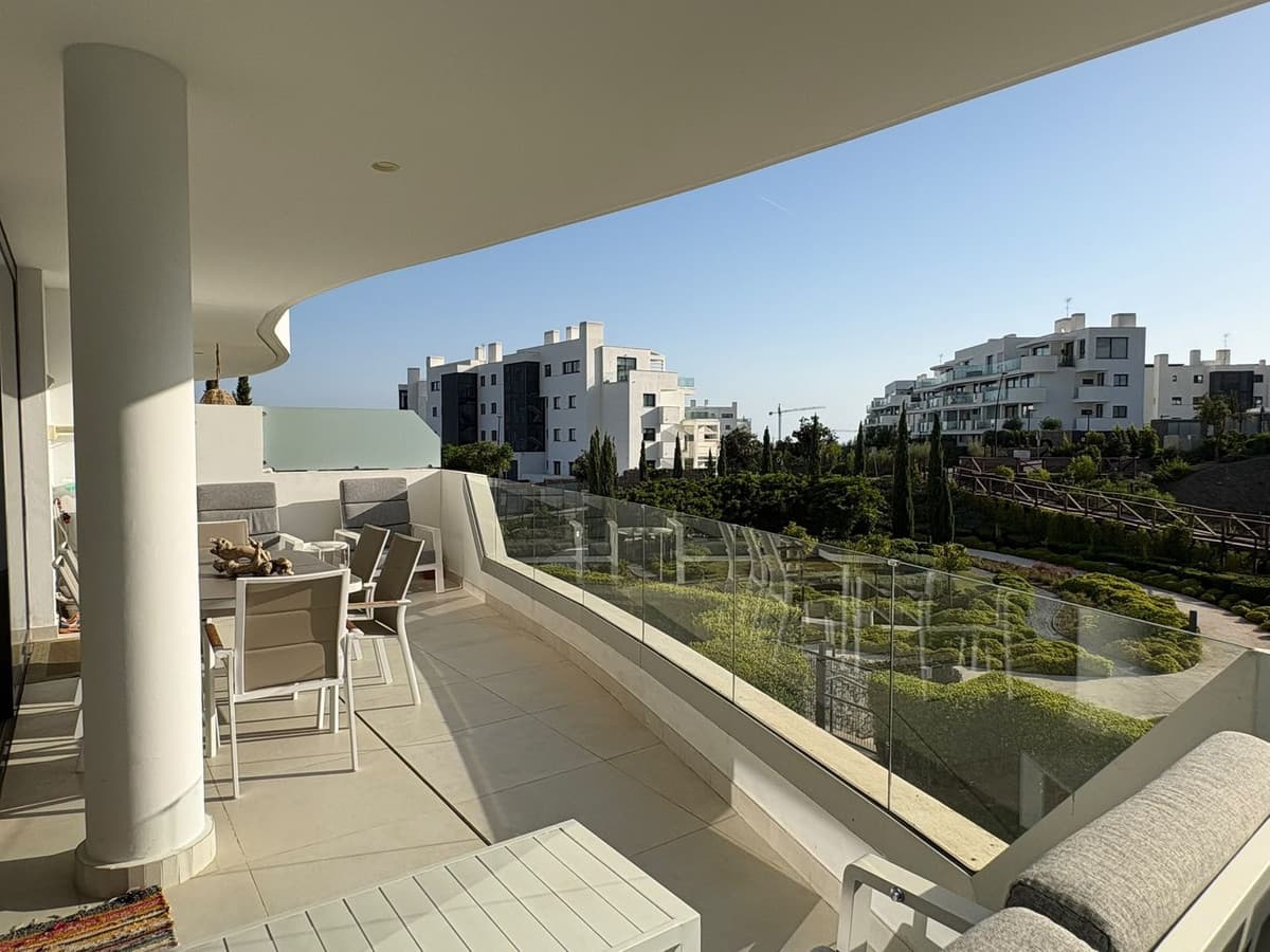 Middle Floor Apartment in Higueron — photo 3 of 10