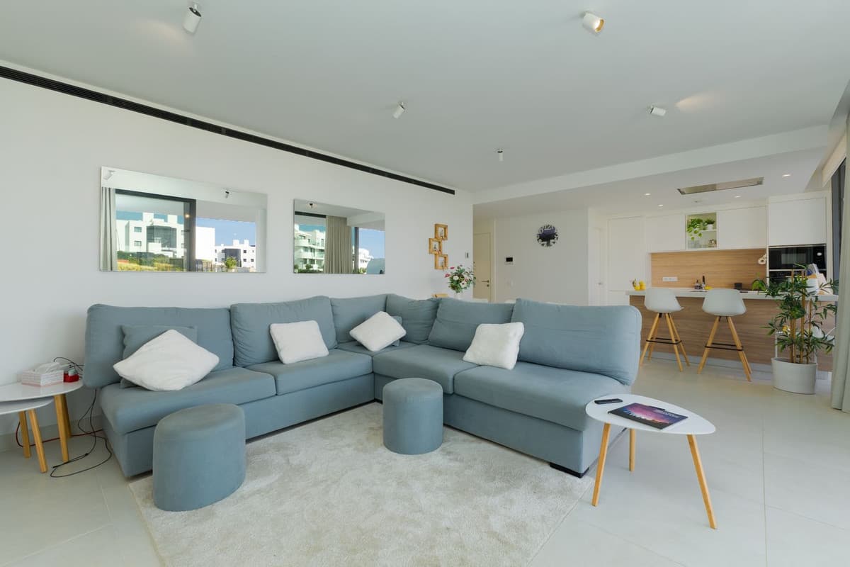 Middle Floor Apartment in Higueron — photo 10 of 10
