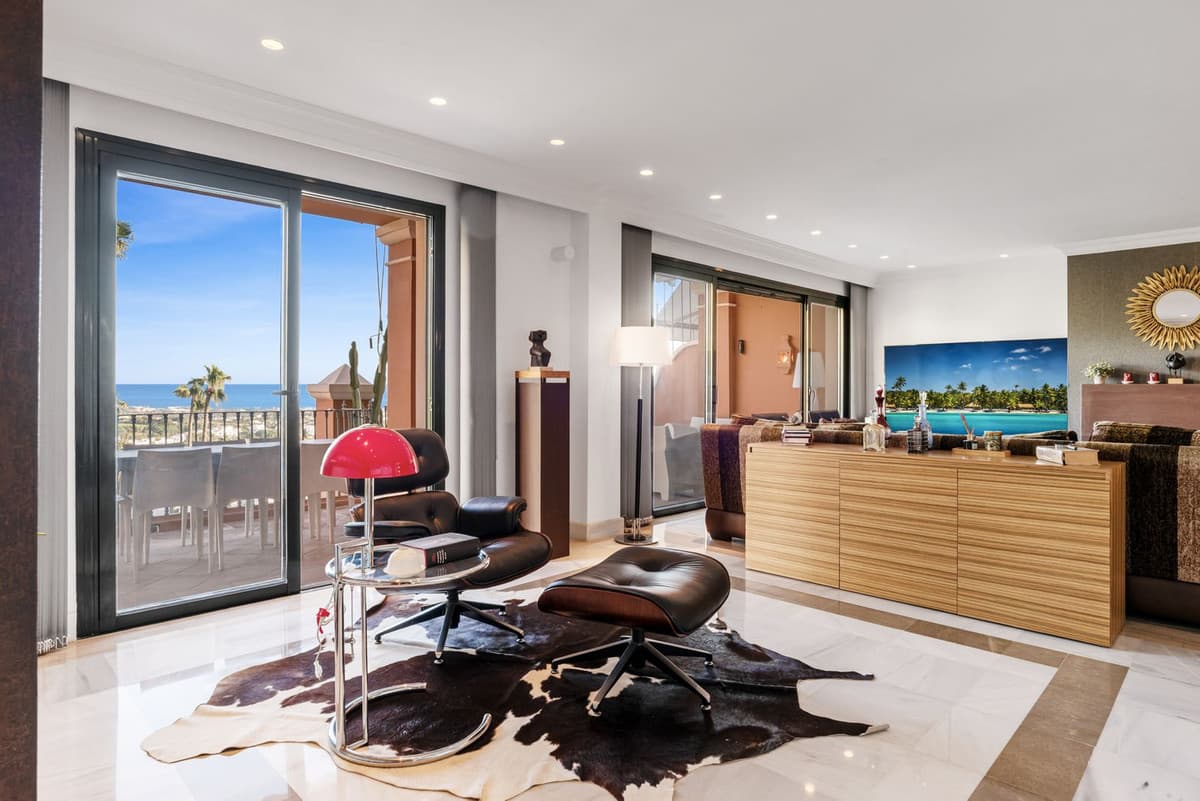 Penthouse Duplex in Monte Halcones — photo 6 of 10