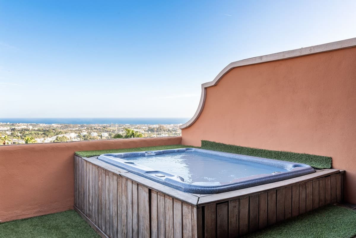 Penthouse Duplex in Monte Halcones — photo 10 of 10