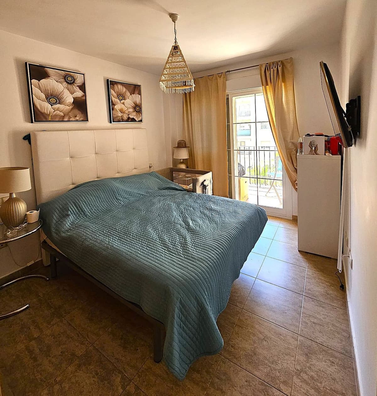Middle Floor Apartment in Estepona — photo 4 of 10