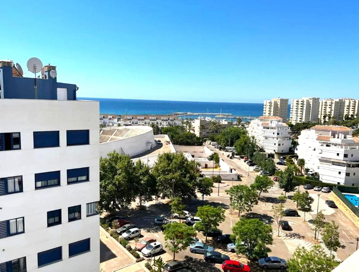 Penthouse Duplex in Estepona — photo 1 of 10