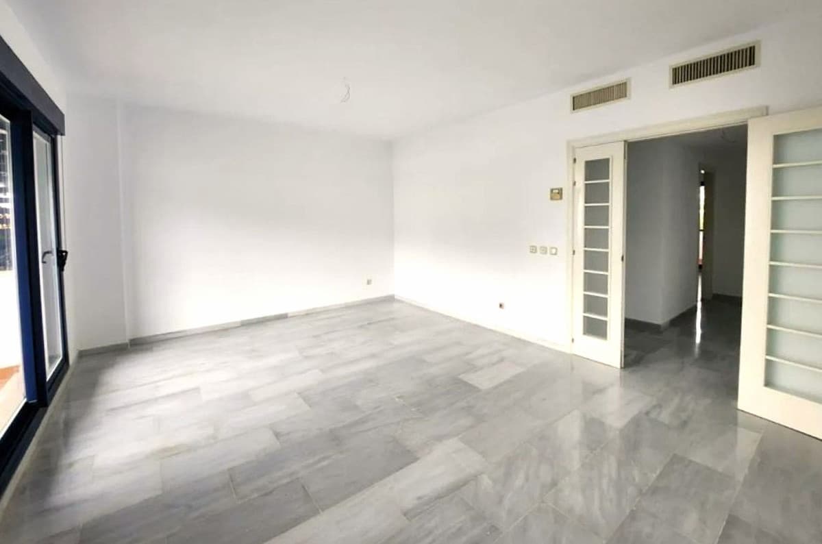 Penthouse Duplex in Estepona — photo 3 of 10