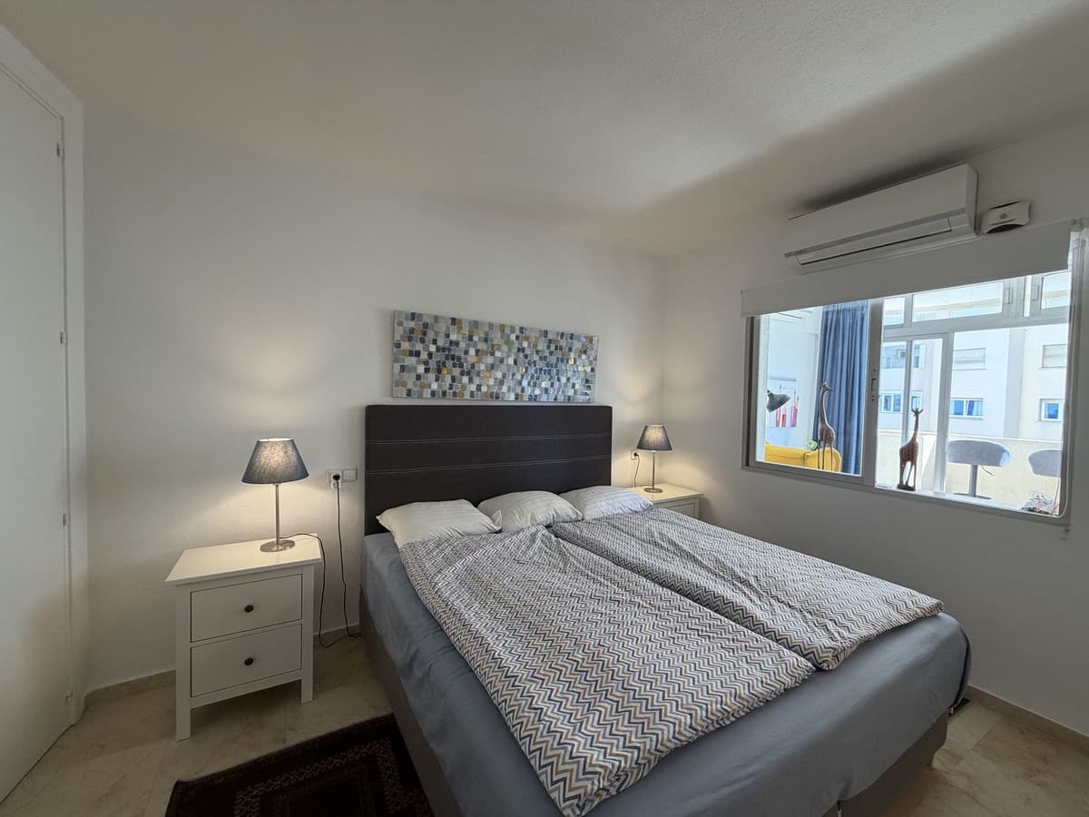 Middle Floor Apartment in Estepona — photo 4 of 10