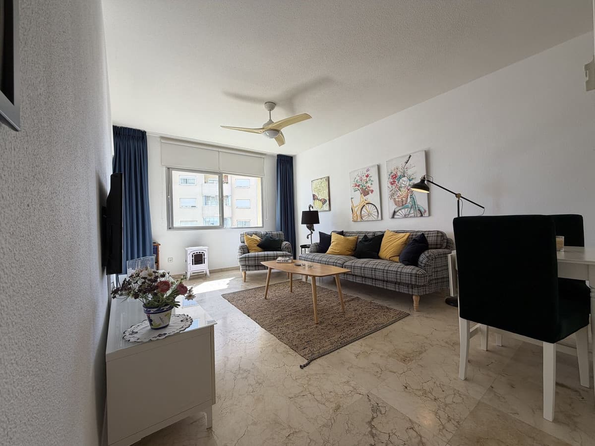 Middle Floor Apartment in Estepona — photo 7 of 10