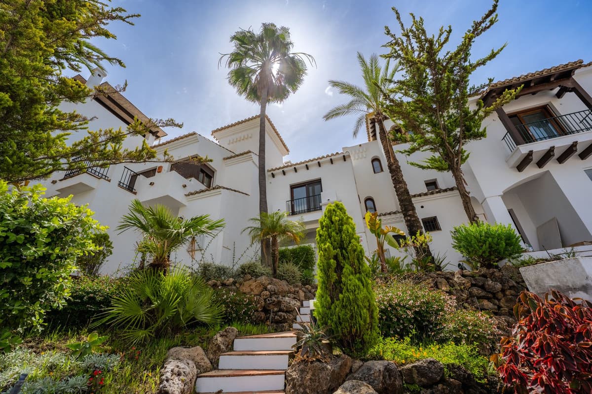 Townhouse in El Paraiso — photo 6 of 10