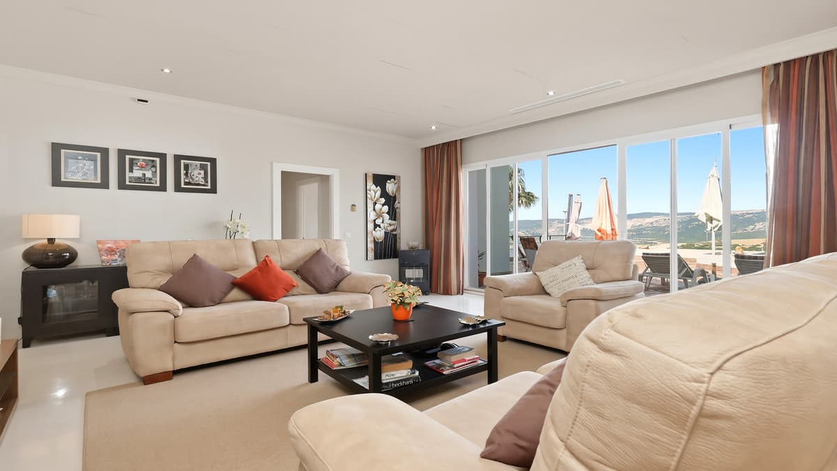 Middle Floor Apartment in Doña Julia — photo 4 of 10