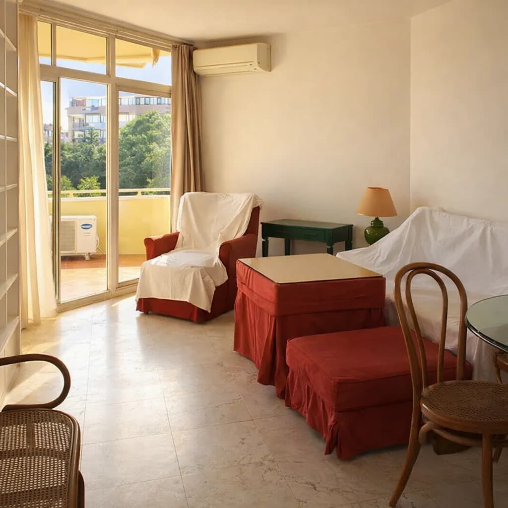 Middle Floor Apartment in Marbella — photo 3 of 10