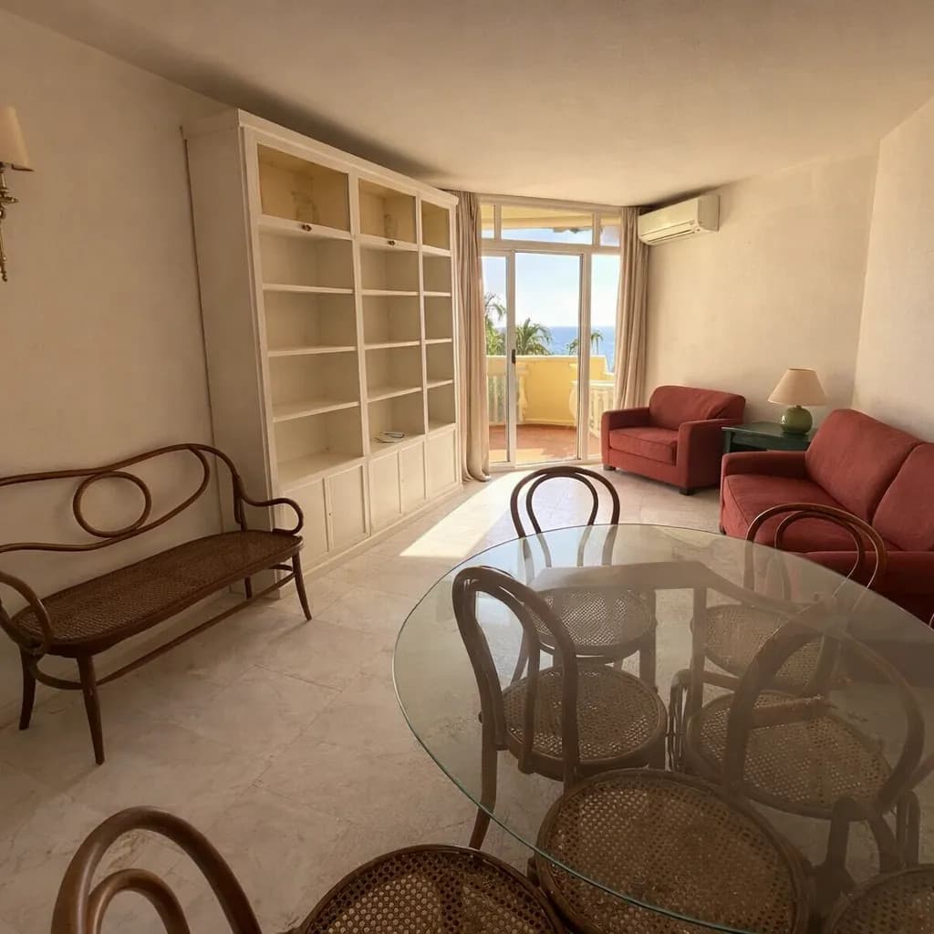 Middle Floor Apartment in Marbella — photo 4 of 10
