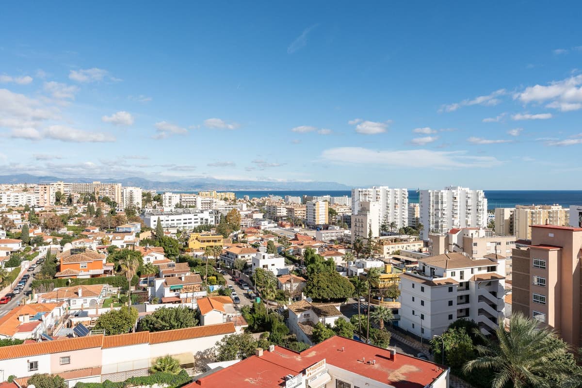 Middle Floor Apartment in Benalmadena — photo 2 of 10
