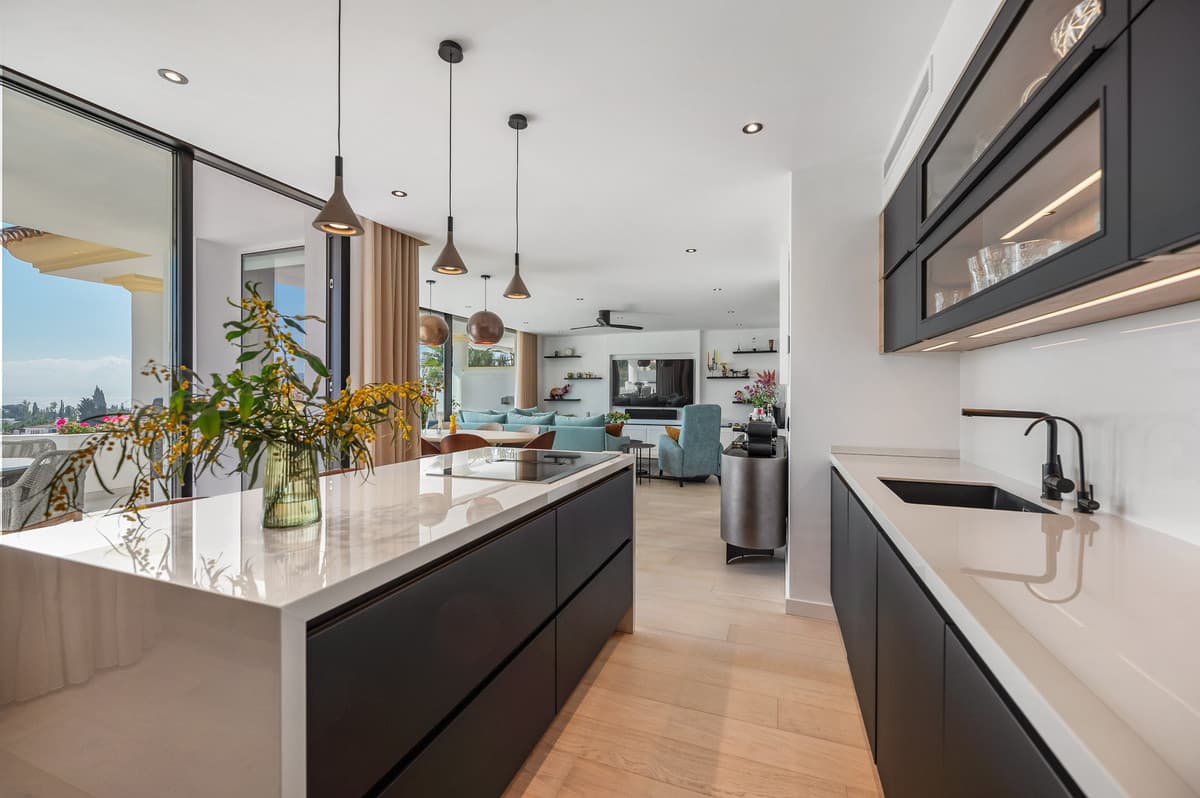 Penthouse Duplex in The Golden Mile — photo 8 of 10