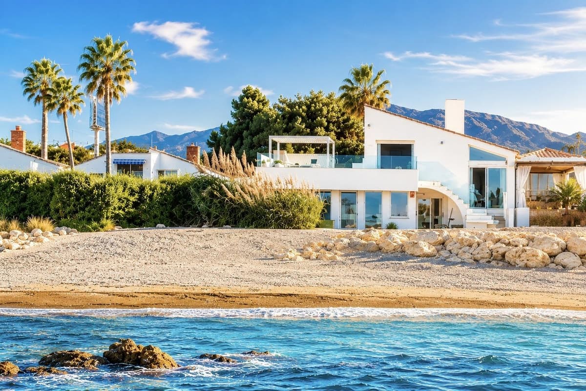 Semi-Detached House in Estepona — photo 1 of 10