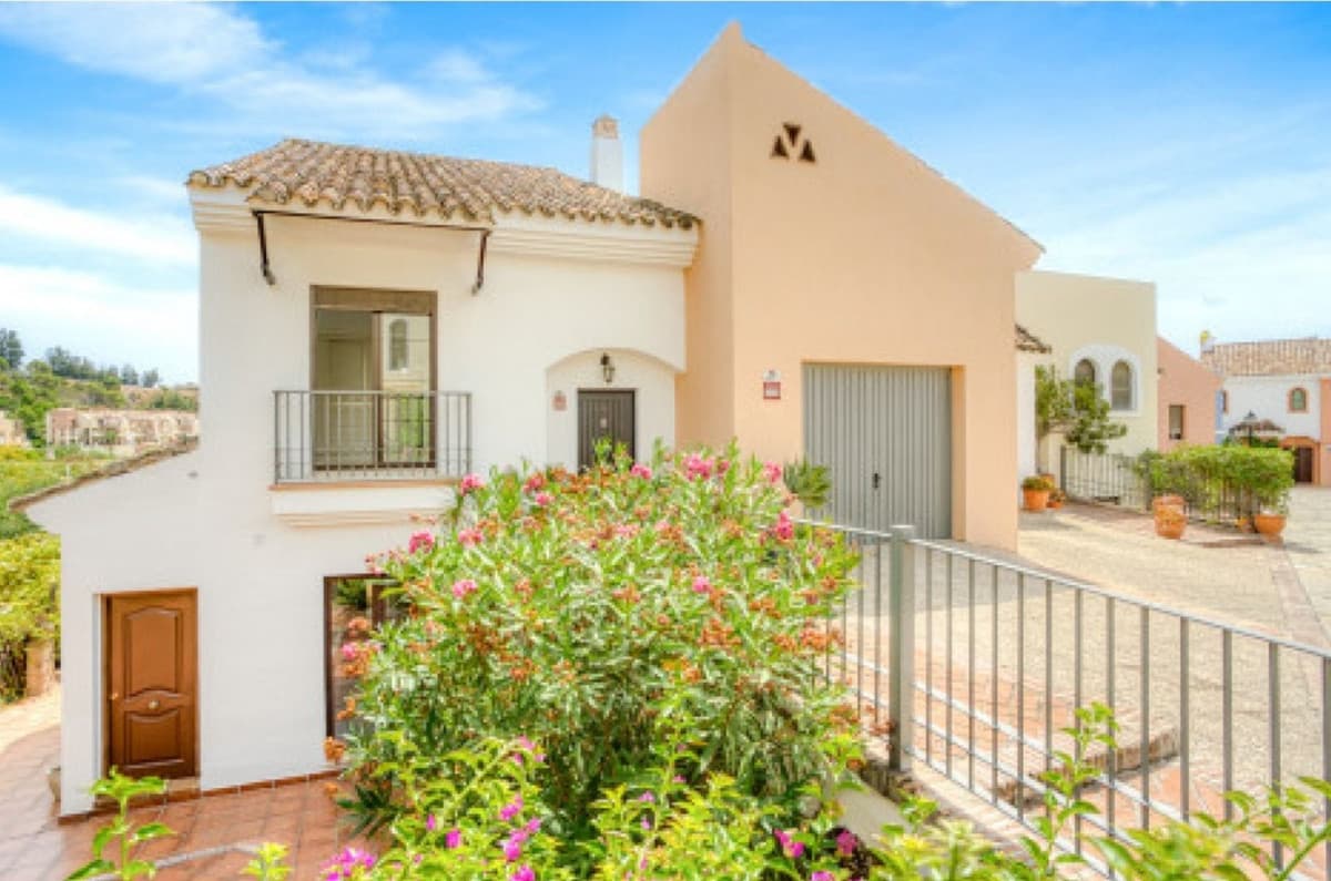Townhouse in Los Arqueros — photo 2 of 10