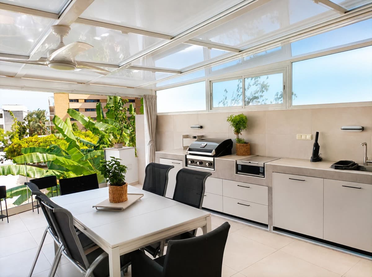 Middle Floor Apartment in Torremolinos — photo 1 of 10