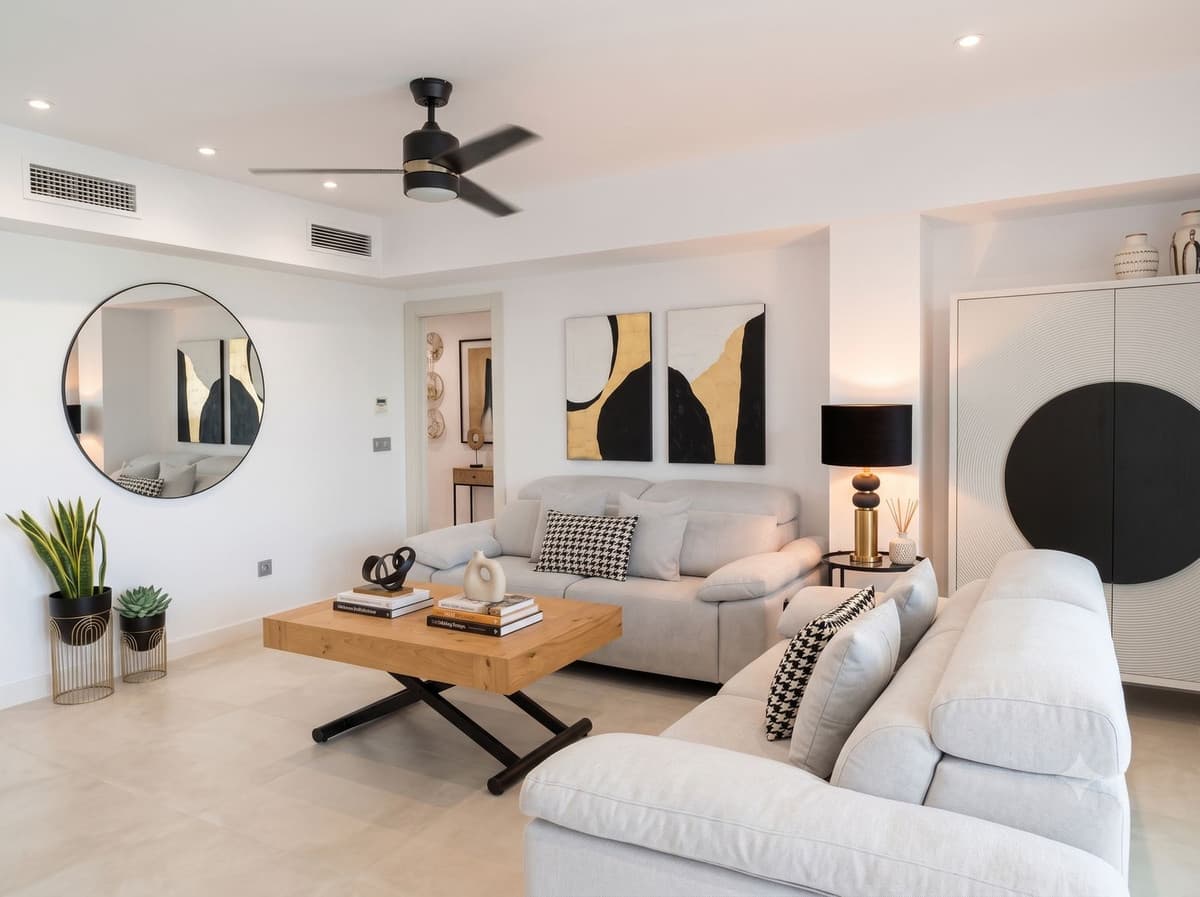 Middle Floor Apartment in Torremolinos — photo 3 of 10