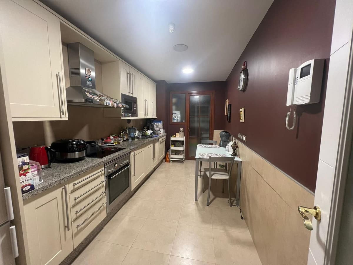 Middle Floor Apartment in Benahavís — photo 6 of 10