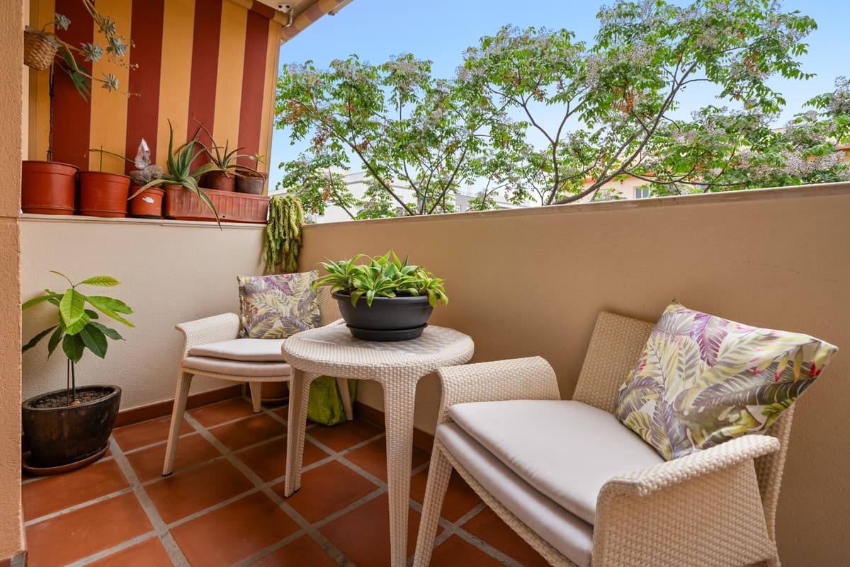 Middle Floor Apartment in Estepona — photo 1 of 10